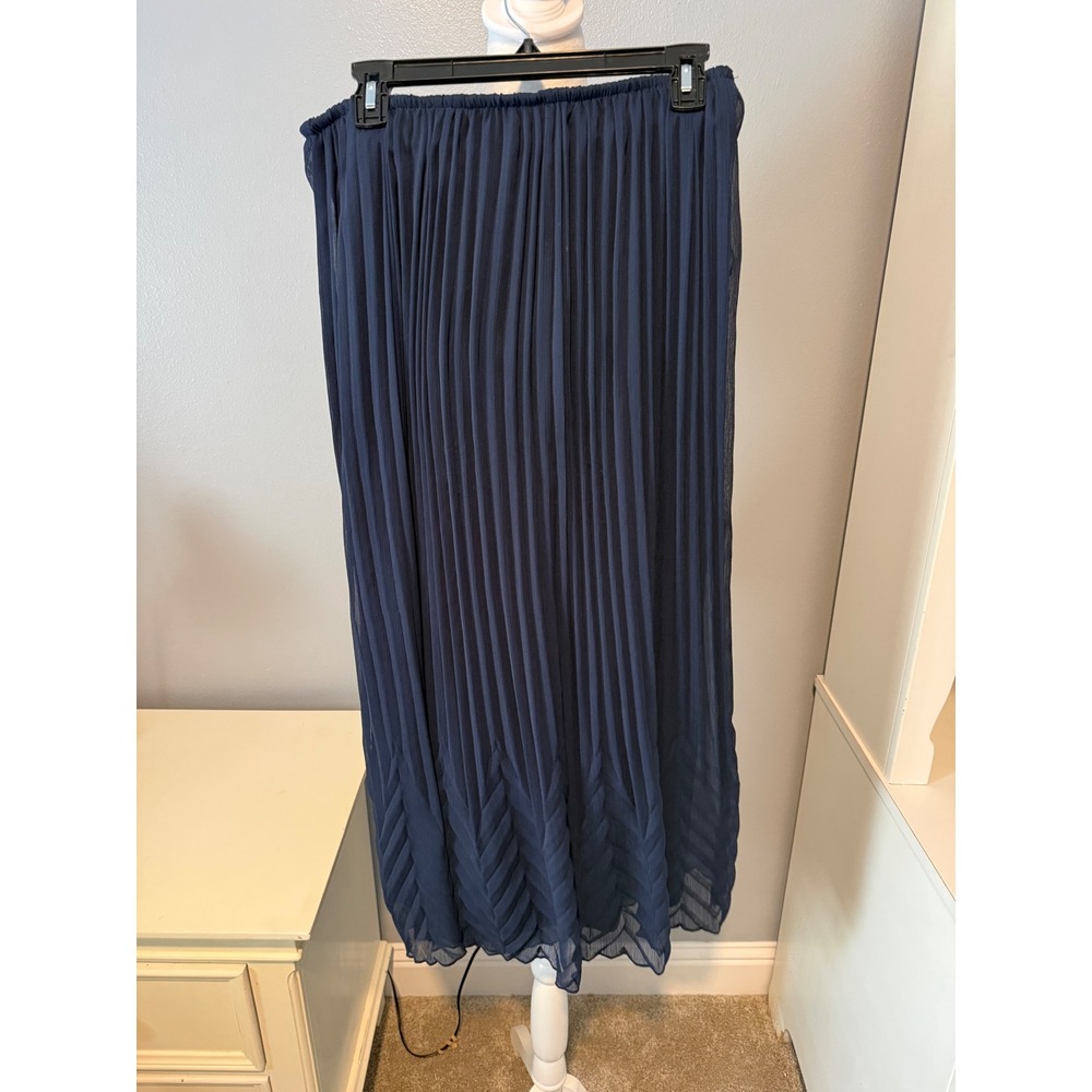 Cal Style USA Navy Blue Pleated Maxi Skirt Chevron Hem Size Medium Made in USA